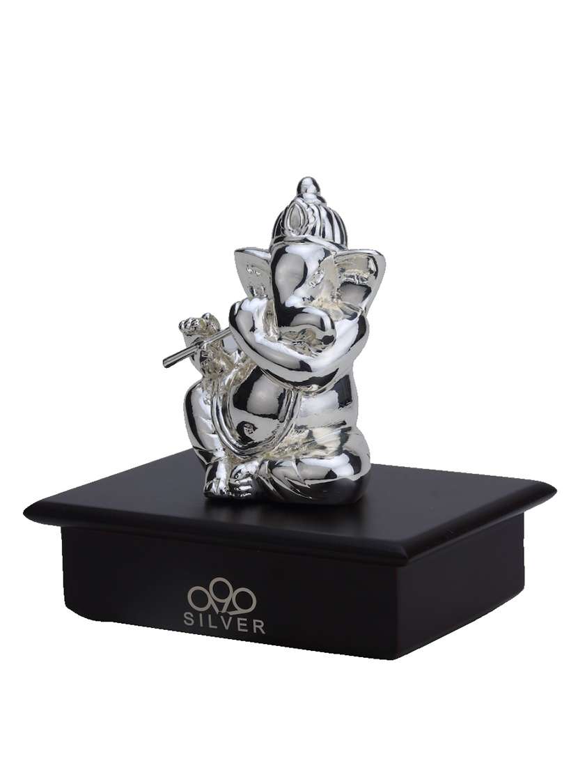 silver ganesha idol