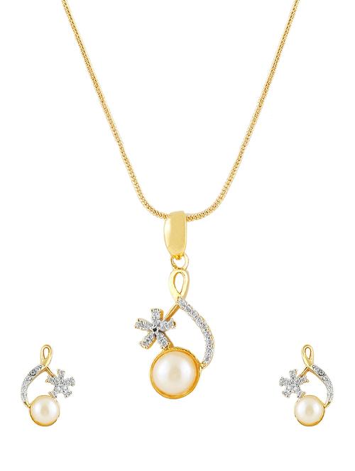 gold brass set - 13429683 -  Standard Image - 0