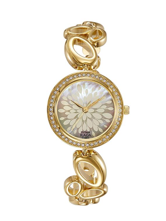 titan white dial analog watch for women 2539ym01