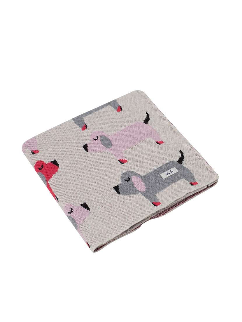 white cotton blanket