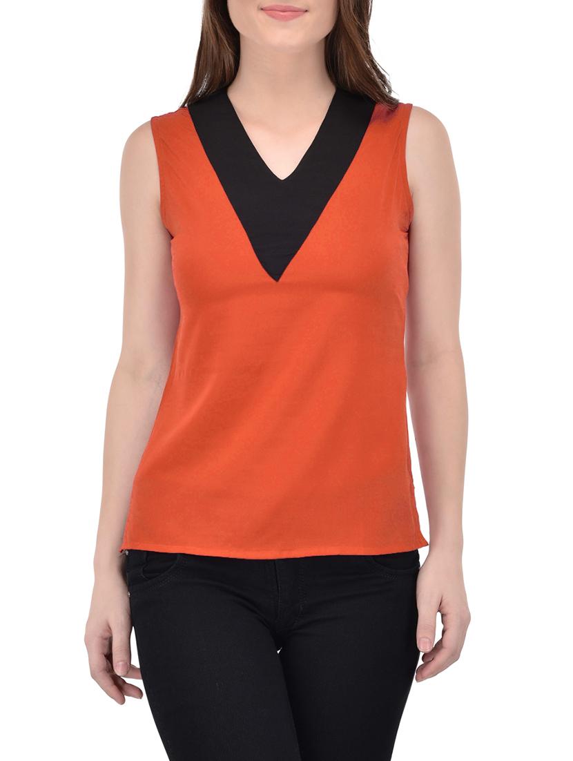 contrast neck sleeveless top - 13961926 - Zoom Image - 0