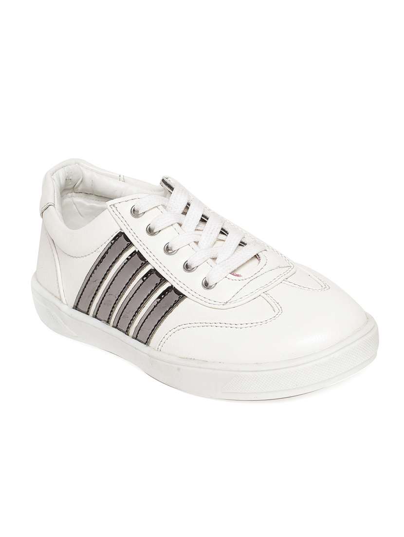 white leatherette sneaker