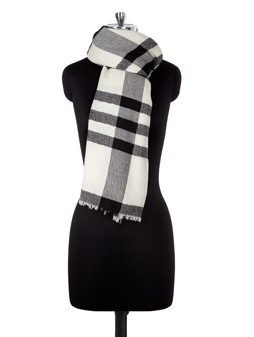 white woollen stole - 14322296 - Zoom Image - 0