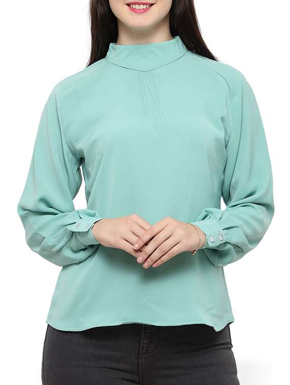 solid blue raglan sleeved top
