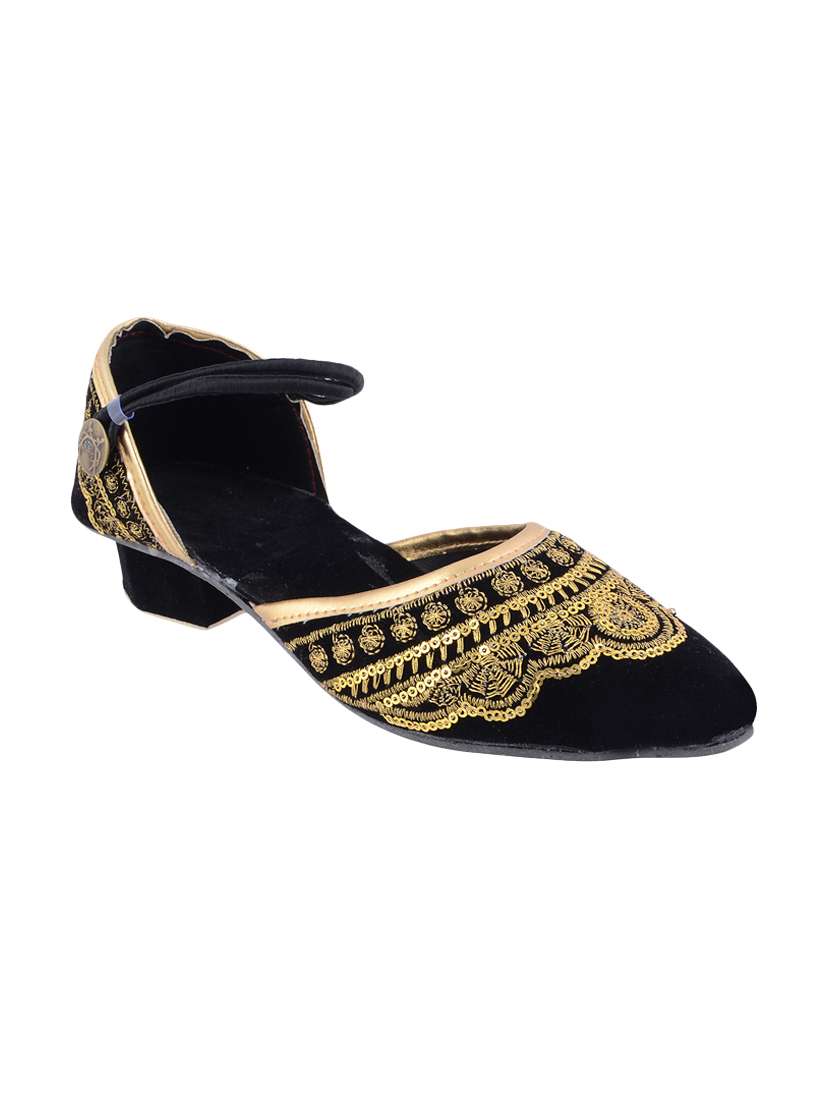 black closed back sandals