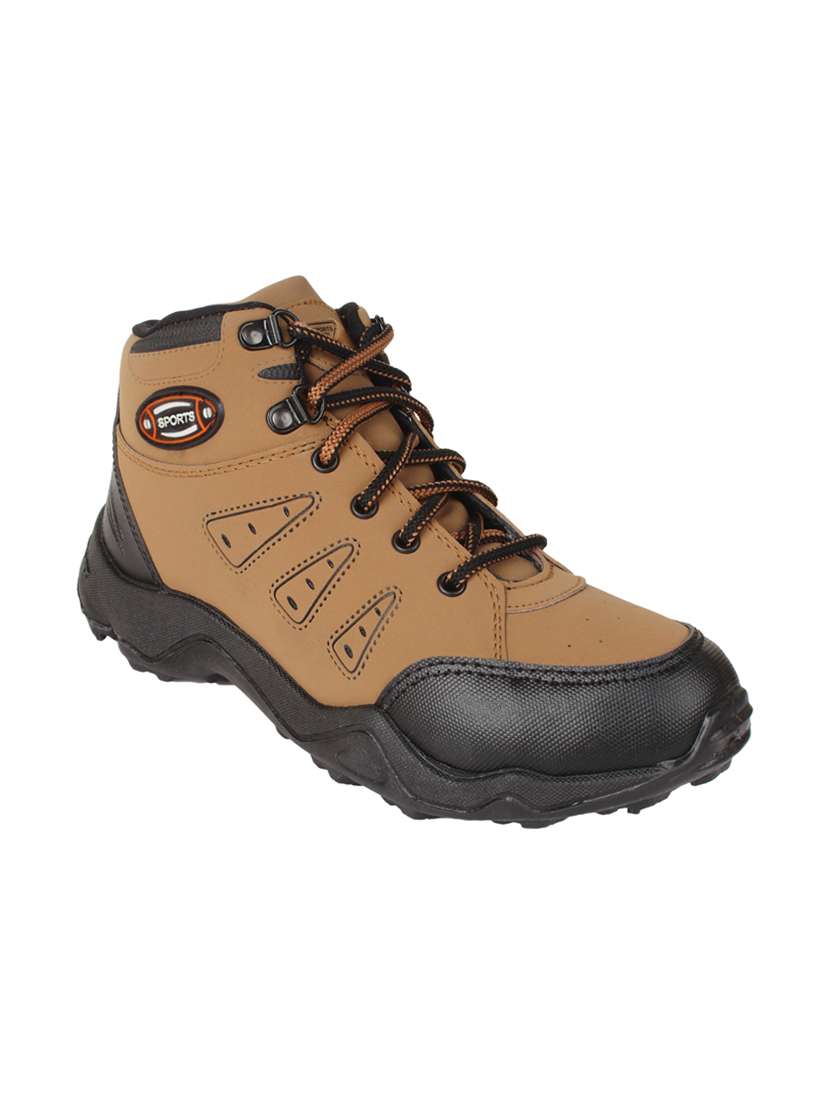 brown leatherette trekking shoe