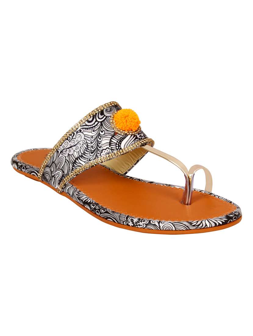 black one toe kolhapuri