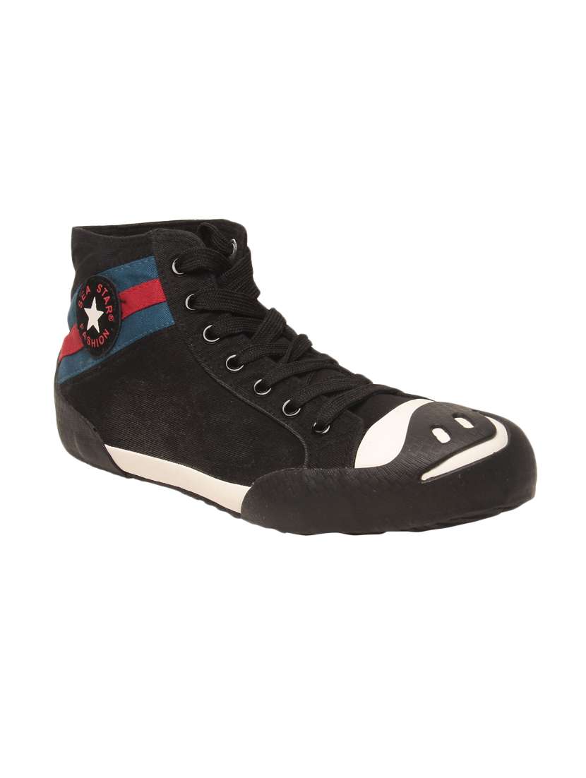 men black canvas lace up sneaker