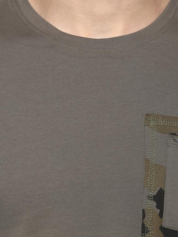 grey cotton pocket t-shirt - 15124736 - Standard Image - 3