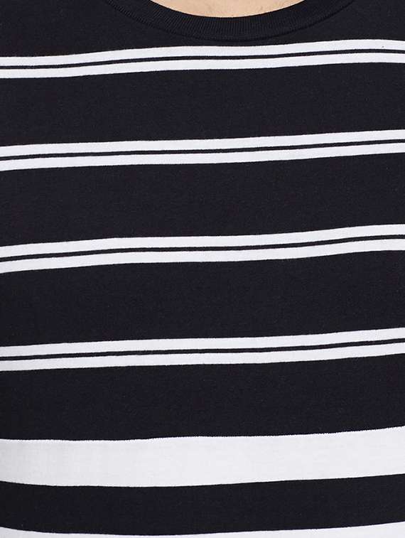 monochrome striped  t-shirt - 15170647 -  Standard Image - 3