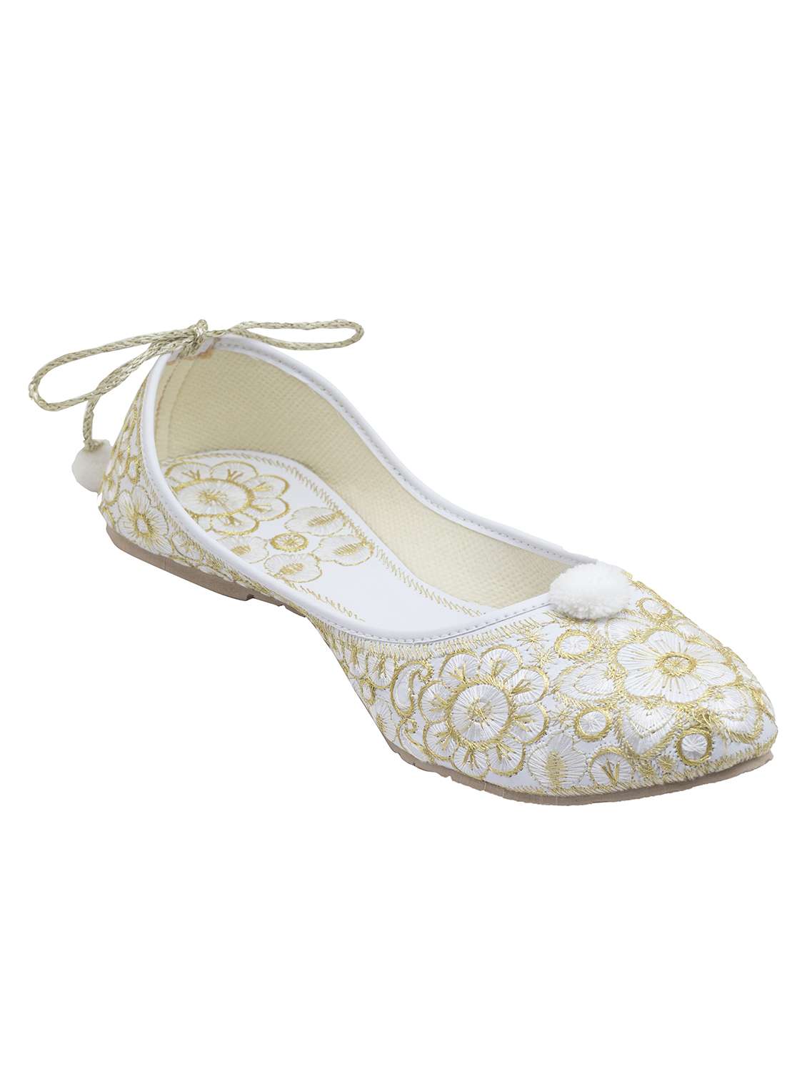 white slip on jutis