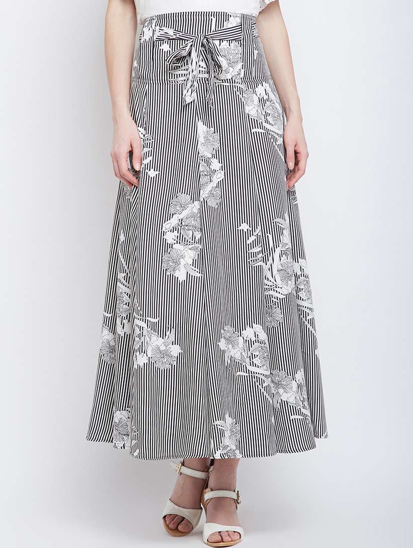 black printed crepe flared skirt