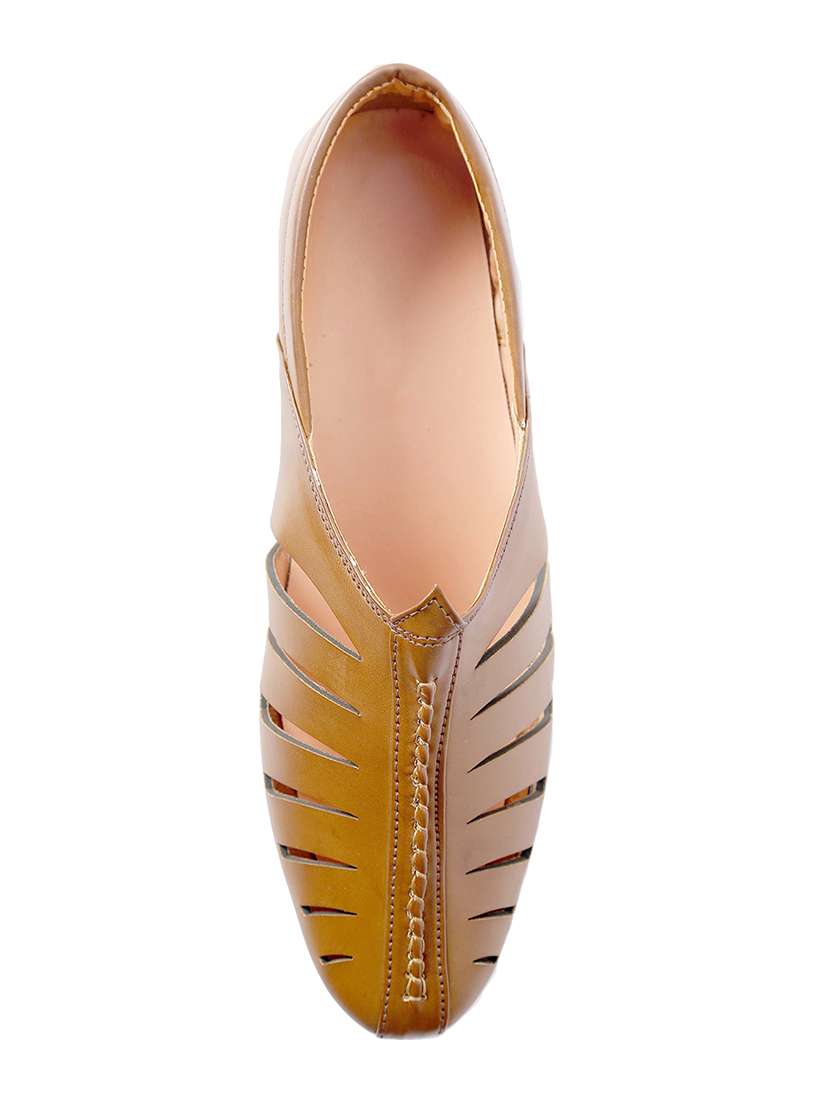 brown leatherette slip on juti - 15351308 -  Standard Image - 3