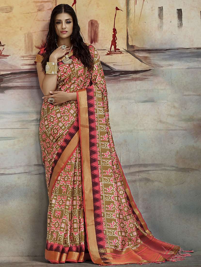 contrast bordered printed saree with blouse