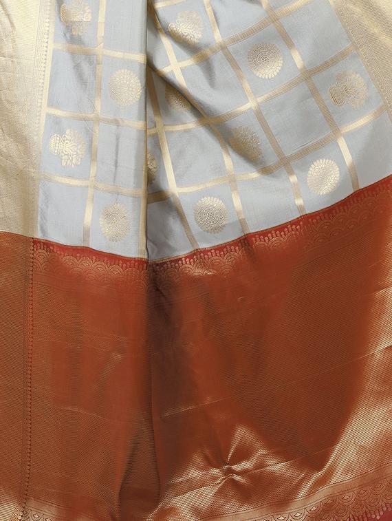 zari motifs banarasi saree with blouse - 15504196 - Standard Image - 3