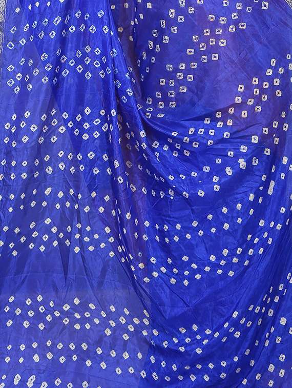 contrast bordered bandhani saree with blouse - 15534377 -  Standard Image - 3