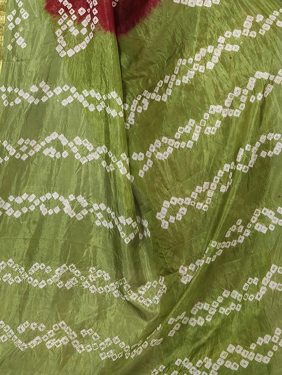 zari bordered bandhani saree with blouse - 15534381 - Standard Image - 3