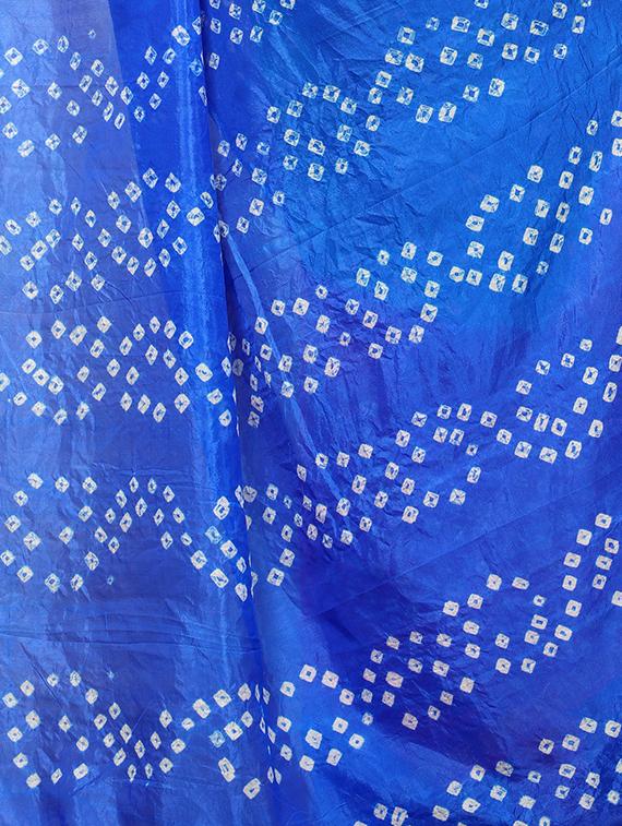 zari bordered bandhani saree with blouse - 15534387 - Standard Image - 3