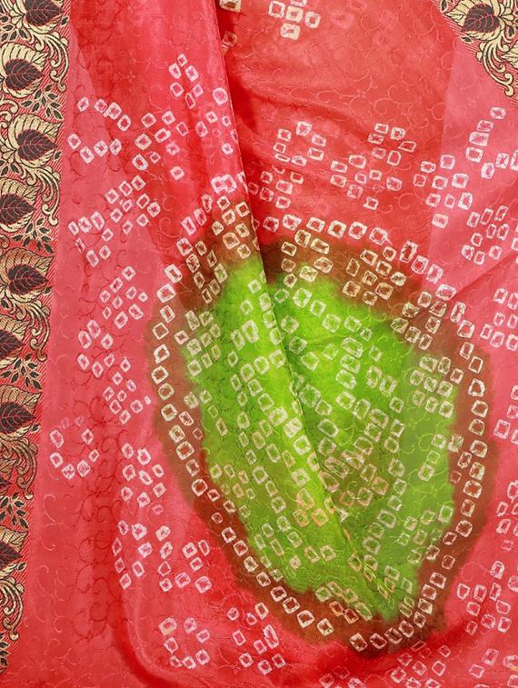 zari bordered bandhani saree with blouse - 15534432 - Standard Image - 3