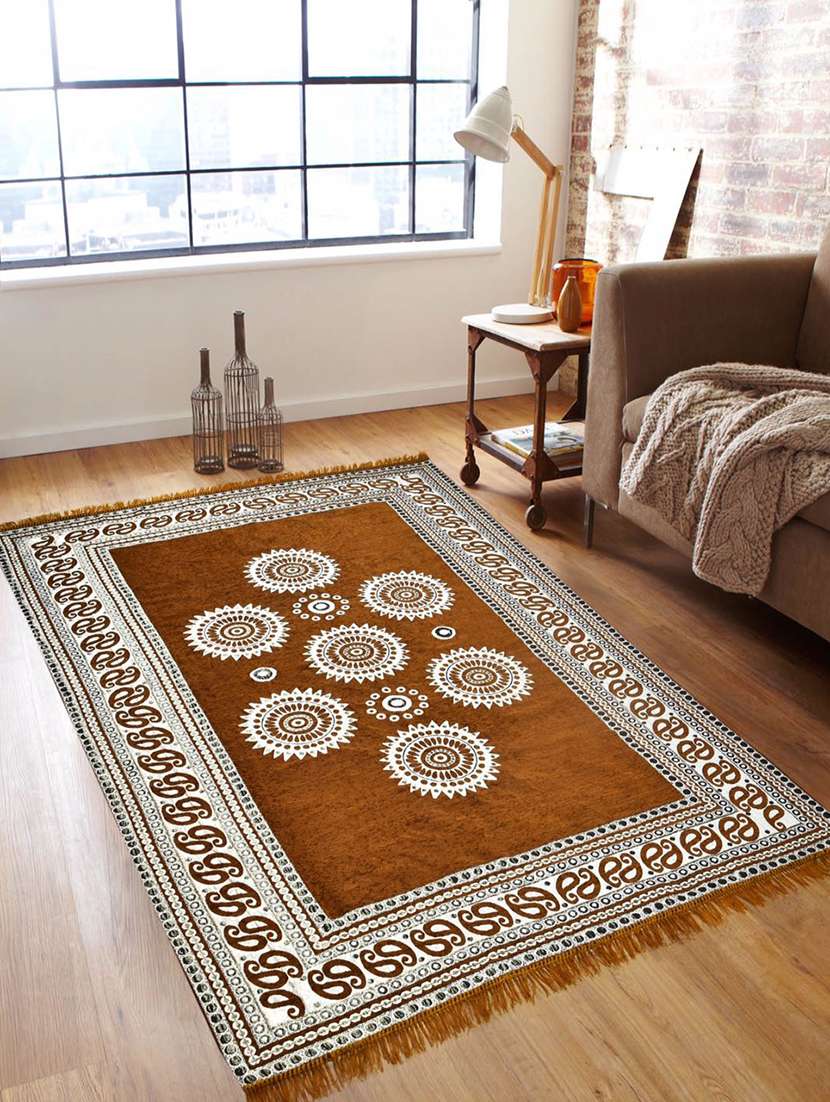 Classic Chennile Carpets By Homesense. Size:5x7 Feets