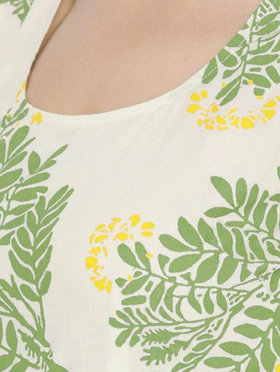 hankerchief hem printed dress - 15670215 - Standard Image - 3