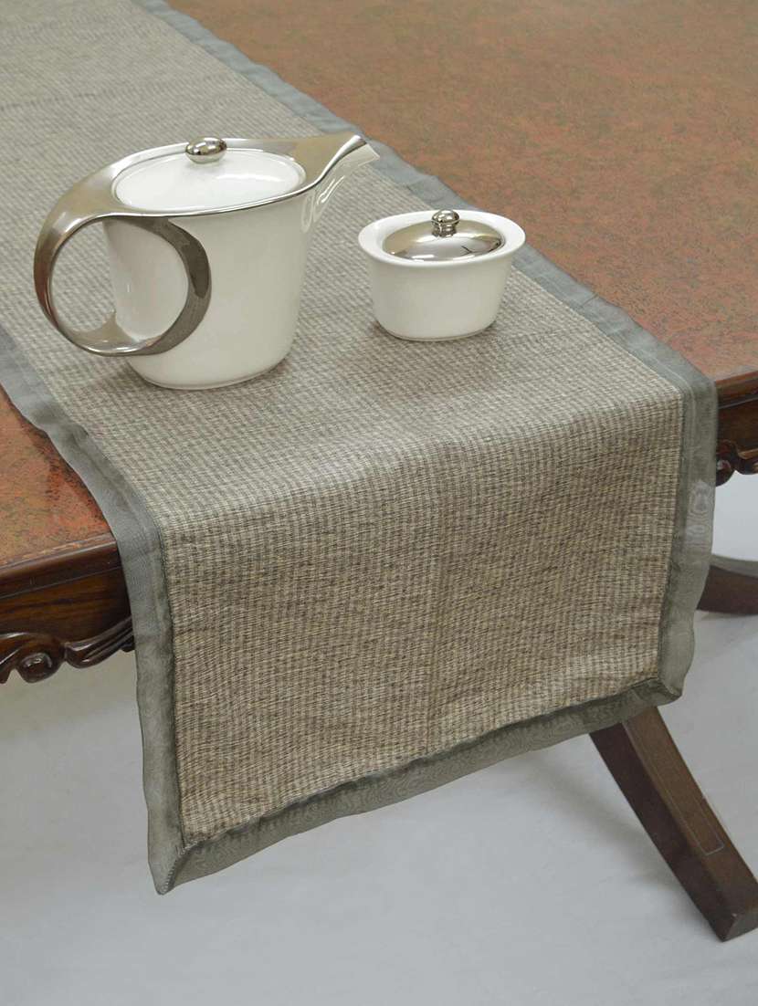 silk table runner - 15713952 - Zoom Image - 0