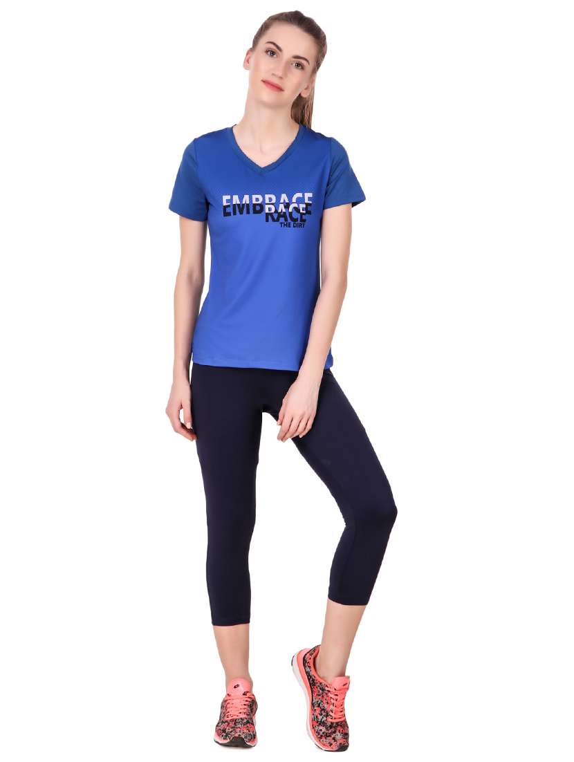 graphic print v-neck tee - 15735496 -  Standard Image - 3