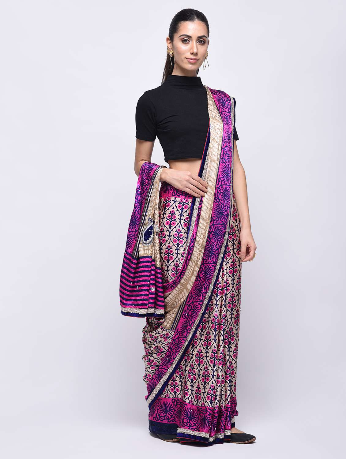 embroidered border floral printed saree with blouse