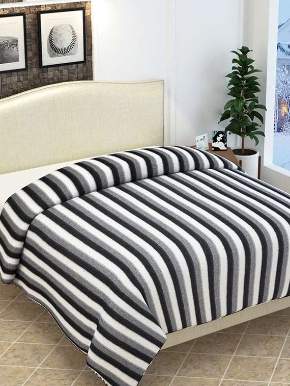 Black and White Stripe Double Bed Ac Fleece Blanket