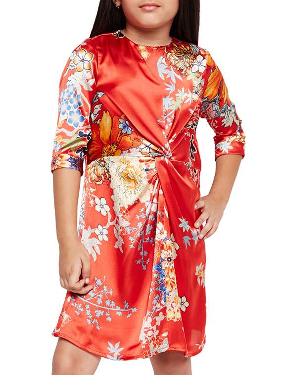 red polyester frock - 15789334 -  Zoom Image - 0