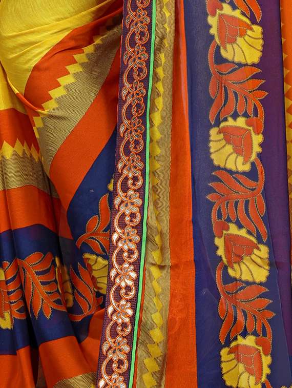 floral motif printed saree with blouse - 15809320 - Standard Image - 3