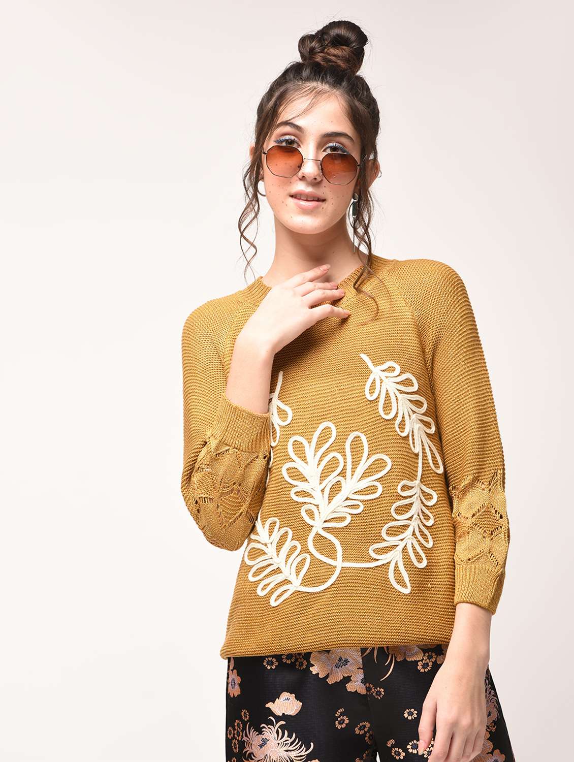 lace detail ribbed pullover