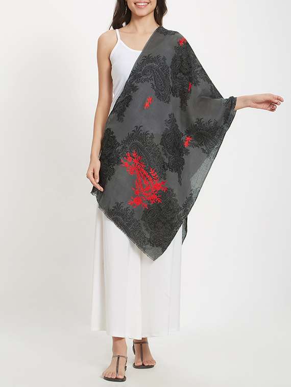 women's paisley print stole