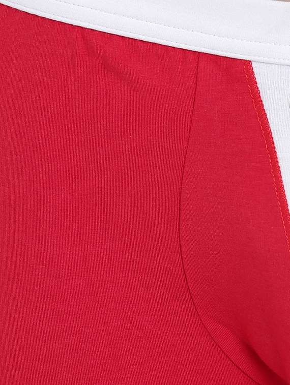 red color block trunk - 15921792 -  Standard Image - 3