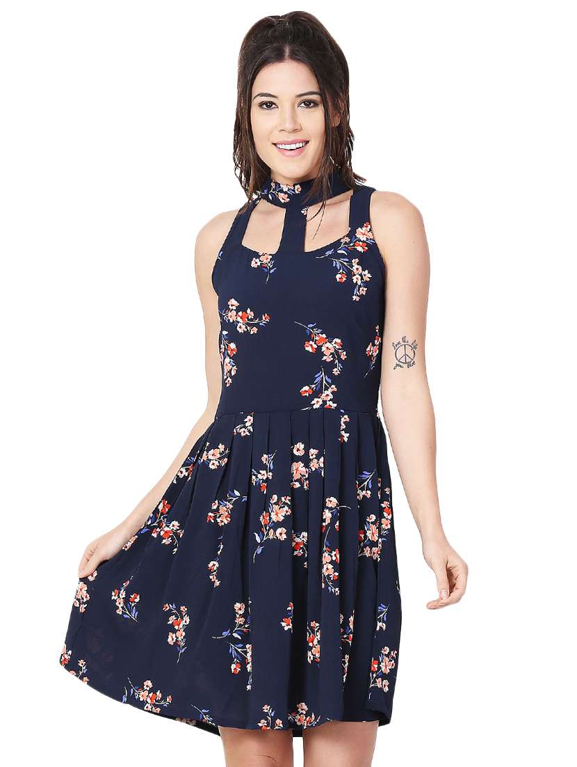 cut out detail floral pleated dress