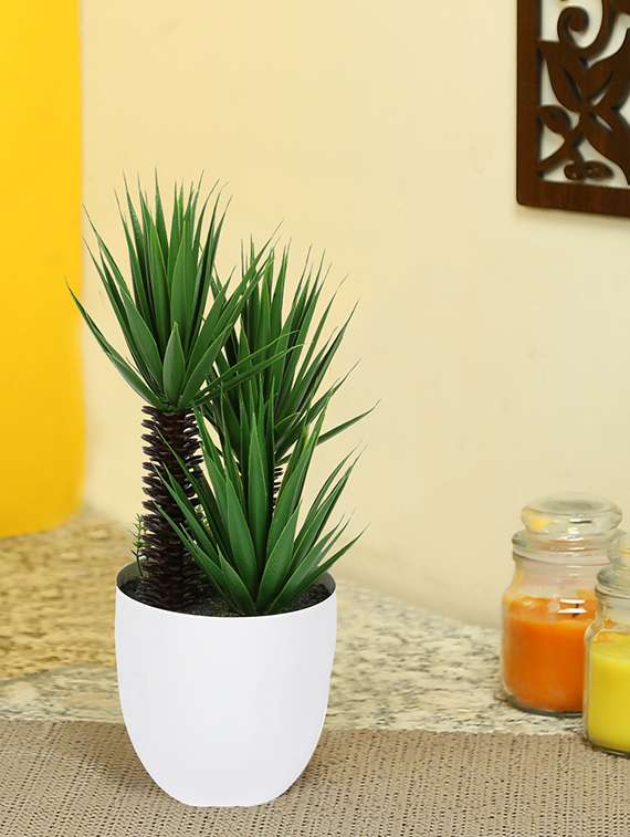 green plastic artificial plant with abs plastic pot by aapno rajasthan