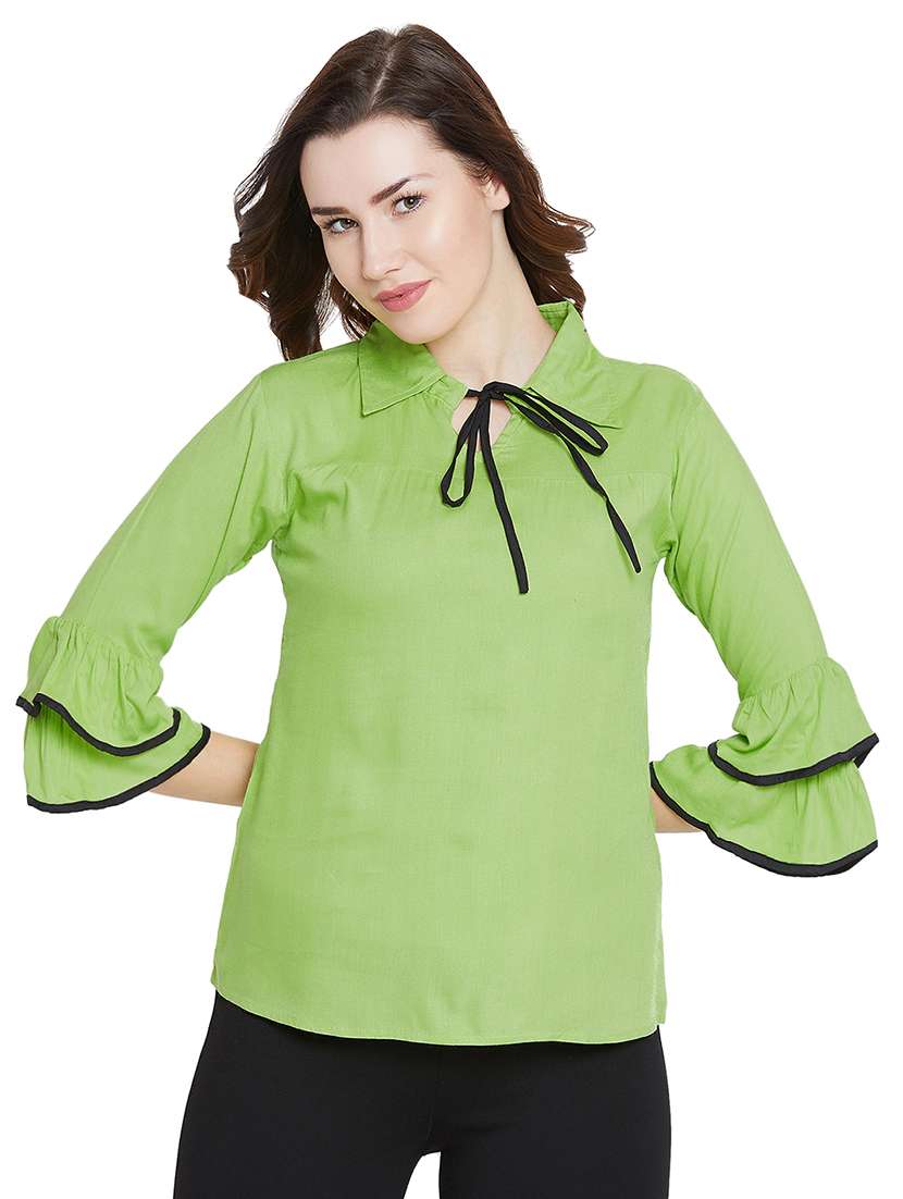 bell sleeved contrast piped top