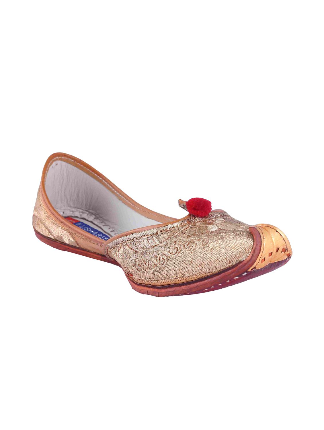 gold slip on  mojari - 15998420 -  Zoom Image - 0