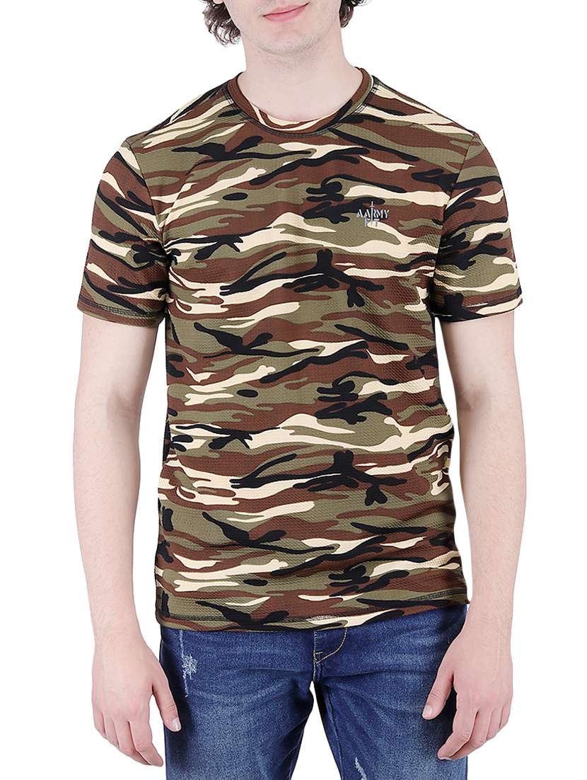 green camouflage printed t-shirt