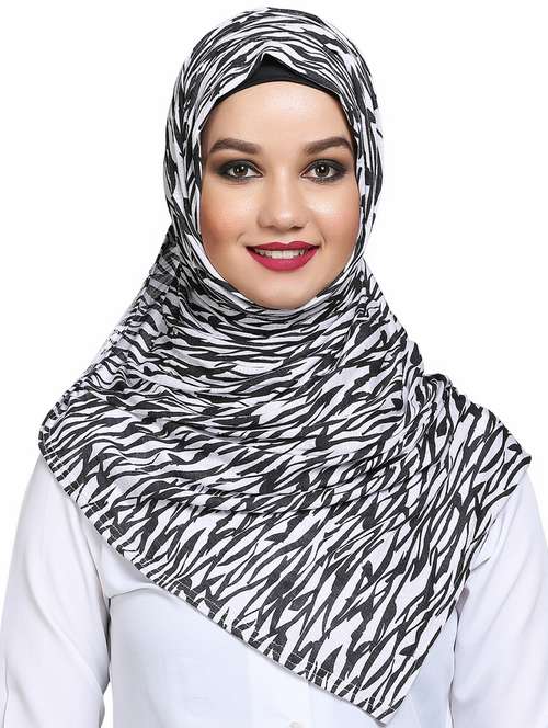 black and white printed scarf - 16101128 - Standard Image - 0
