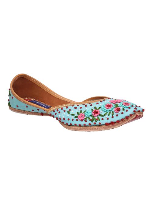 turquoise slip on jutis  - 16129582 -  Standard Image - 0