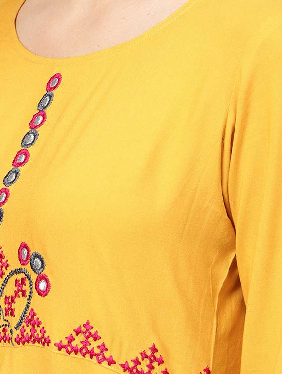 yellow embroidered kurta pant set - 16165651 - Standard Image - 3