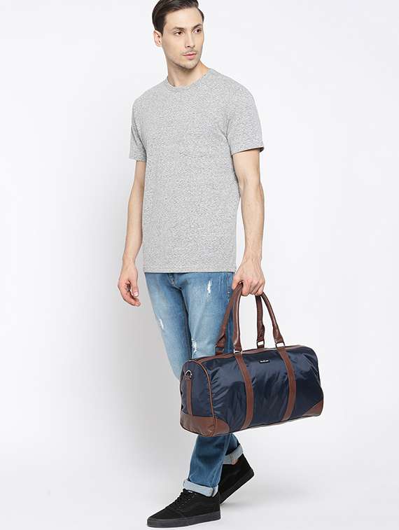 blue canvas dufflebag - 16193293 -  Standard Image - 5