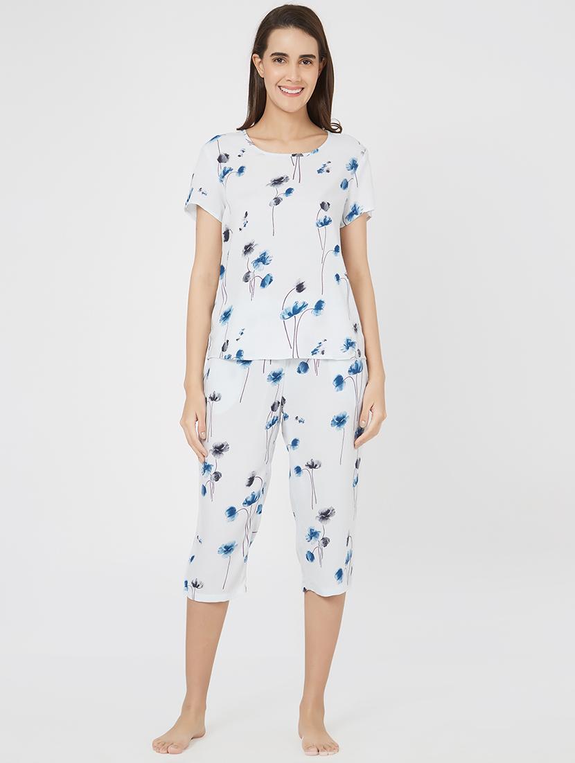 floral top and capri set - 16235771 - Zoom Image - 0