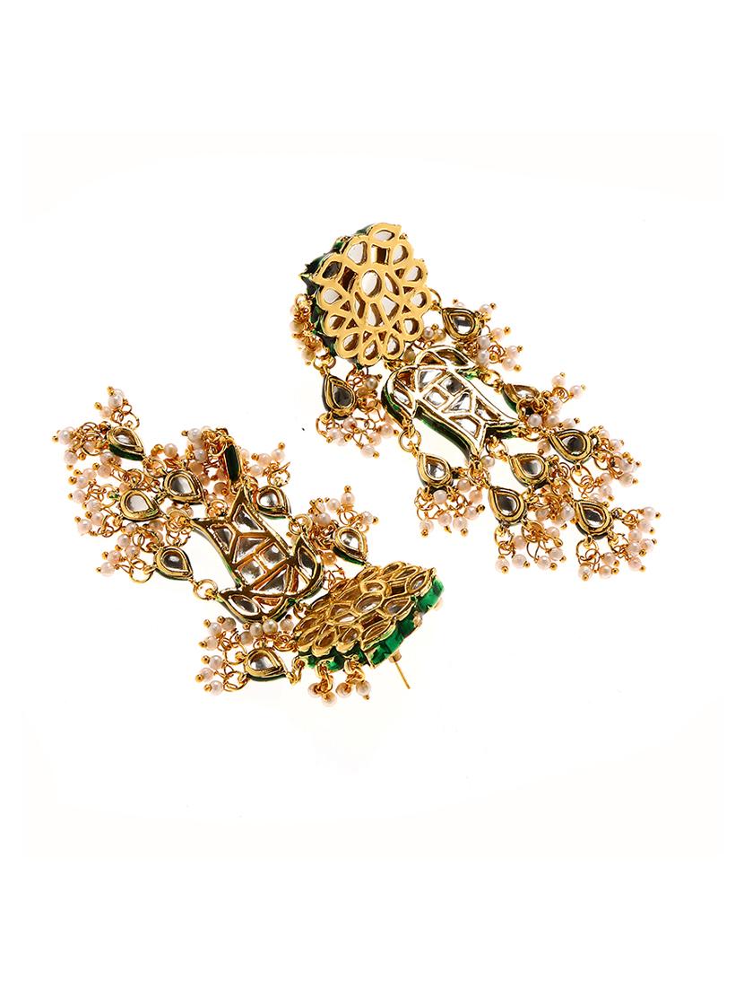 gold metal set - 16239286 - Standard Image - 3