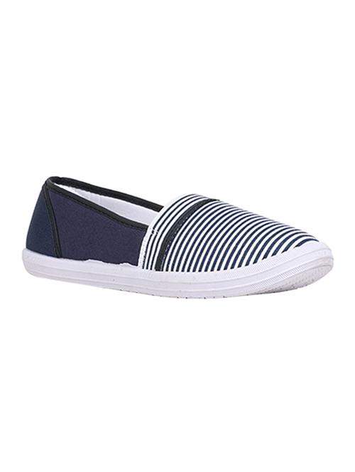 casual shoes below 500
