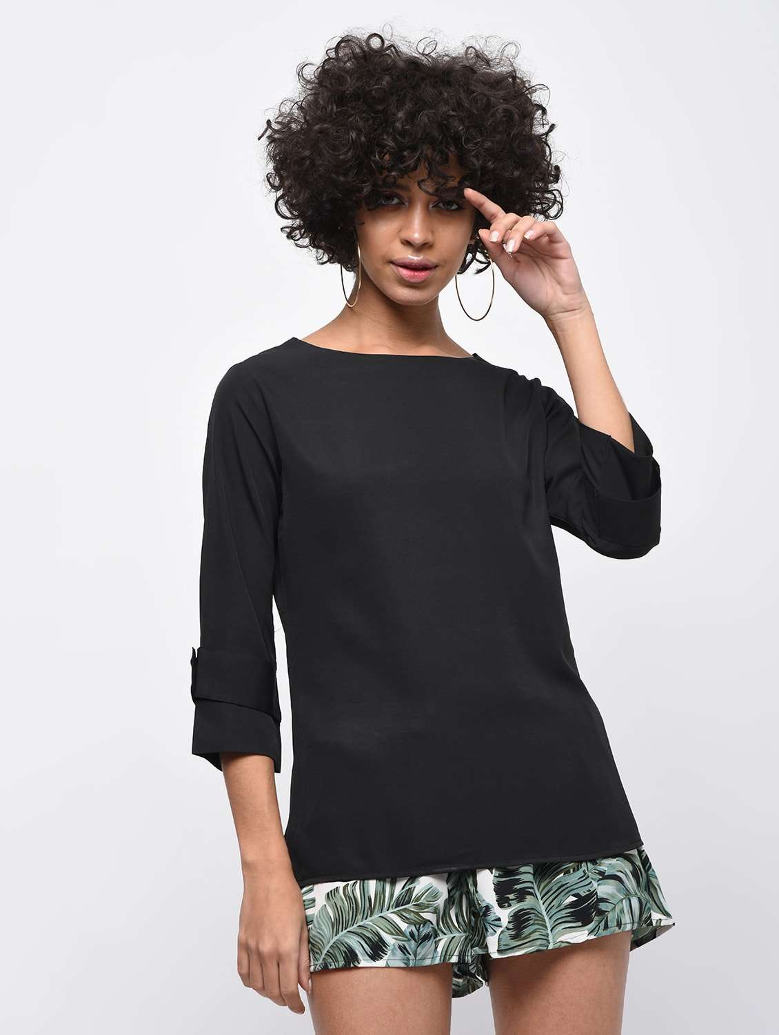 round neck button detail solid top
