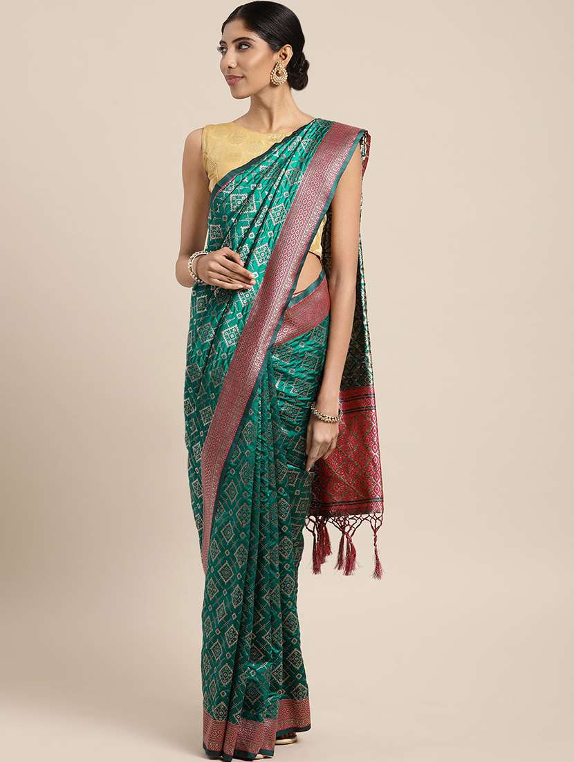 geometrical zari motif kanjivaram saree with blouse
