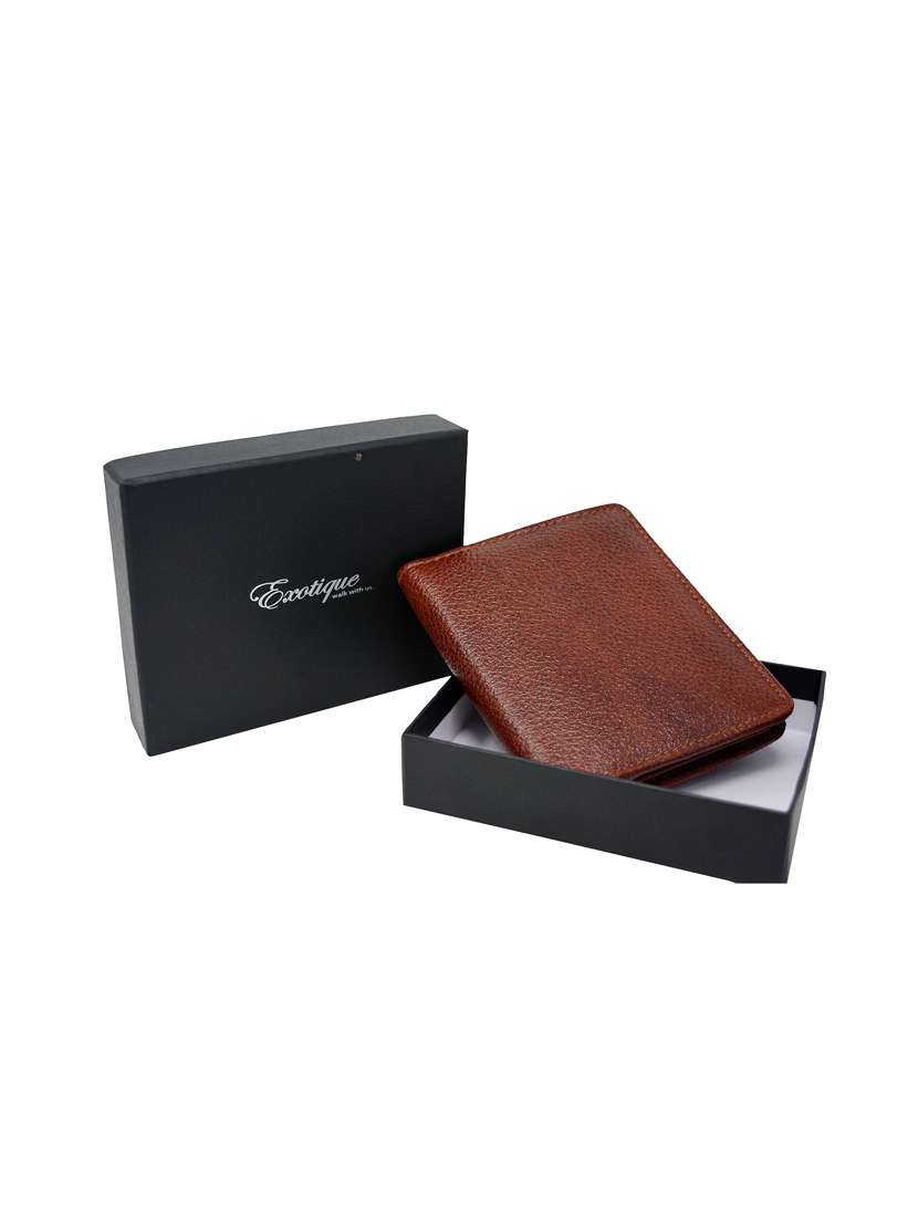 brown leather wallet - 16466384 - Standard Image - 3