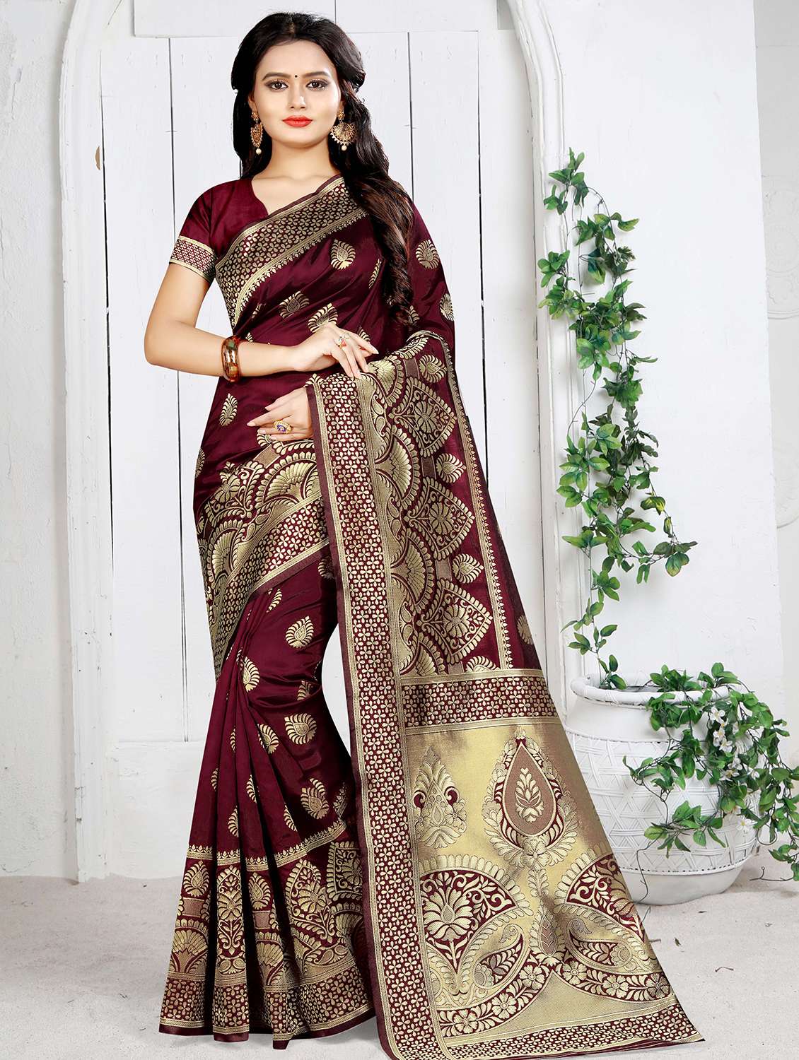 zari motifs banarasi saree with blouse - 16501274 - Zoom Image - 0